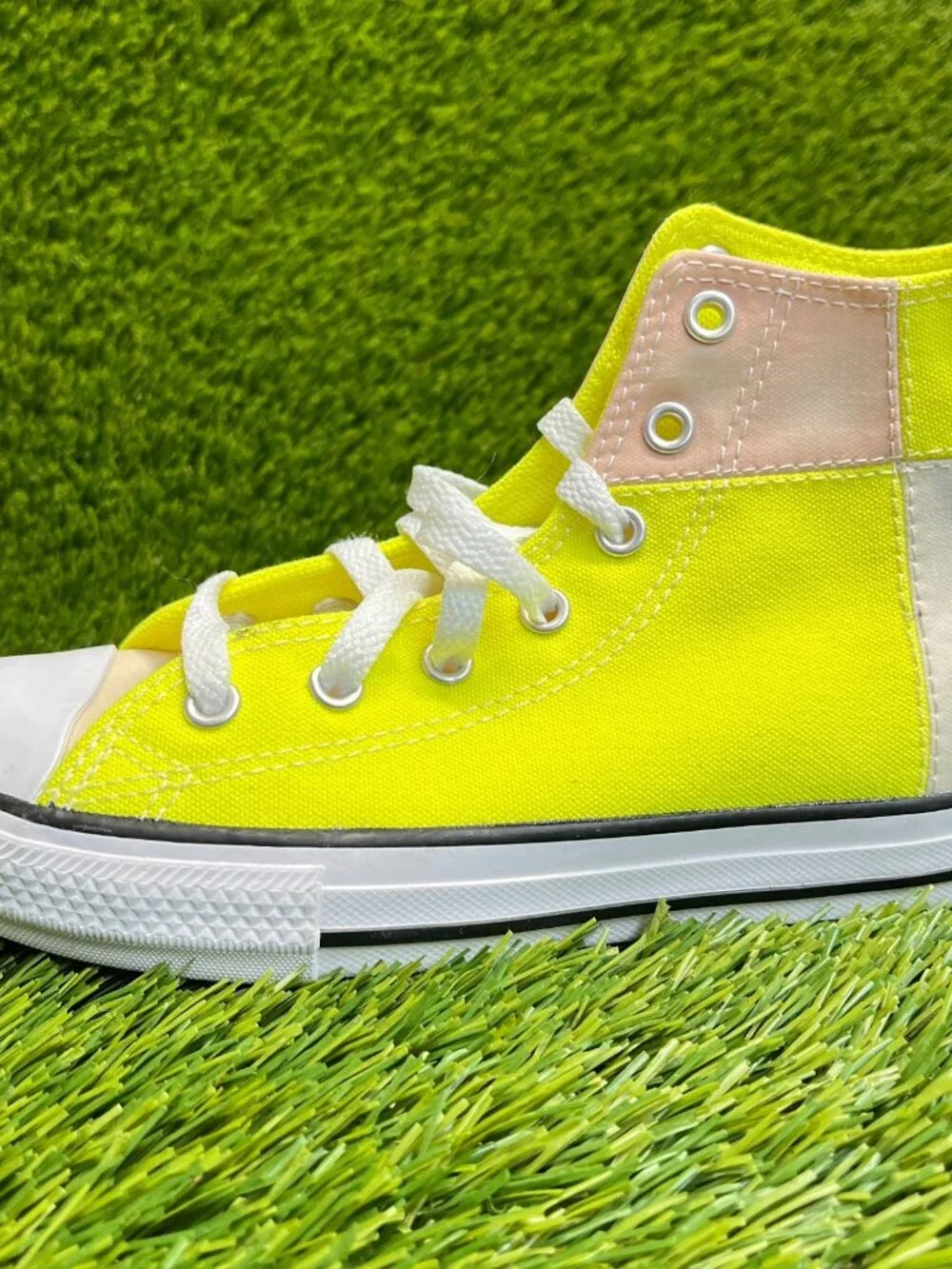 Converse Chuck Taylor All Star Boys Size 3Y Yellow White Athletic Shoes Sneakers